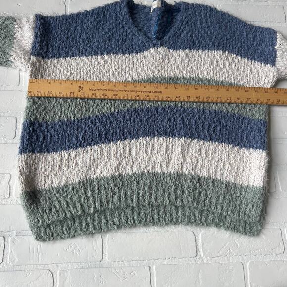 Altar'd State Chunky Knit Cozy Blue Striped Oversized Pullover Sweater -sz M/L - Picture 5 of 5